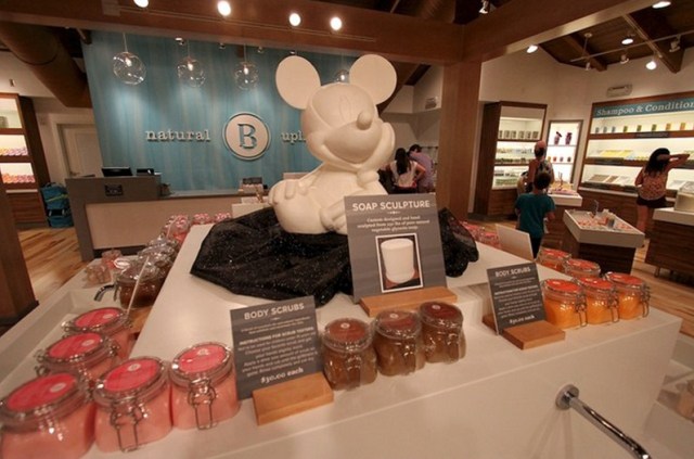 Fonte: http://www.wdwmagic.com/shopping/basin/gallery/04apr2012-completed-refurbishment/15581.htm