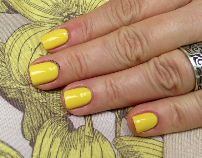 Mellow Yellow - Sally Hansen3