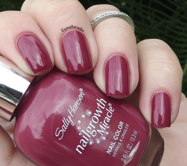 Beautiful Berry - Sally Hansen3